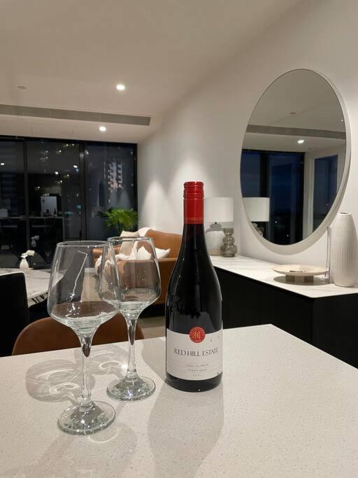 Modern 3 Bedroom Apartment In Southbank Melbourne Exterior photo